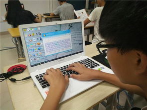 学电子商务专业的人多吗